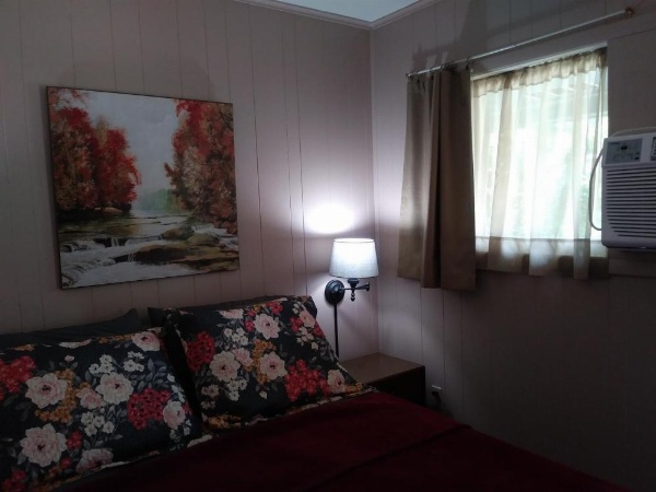 Rest Stop 6 Inn image 27